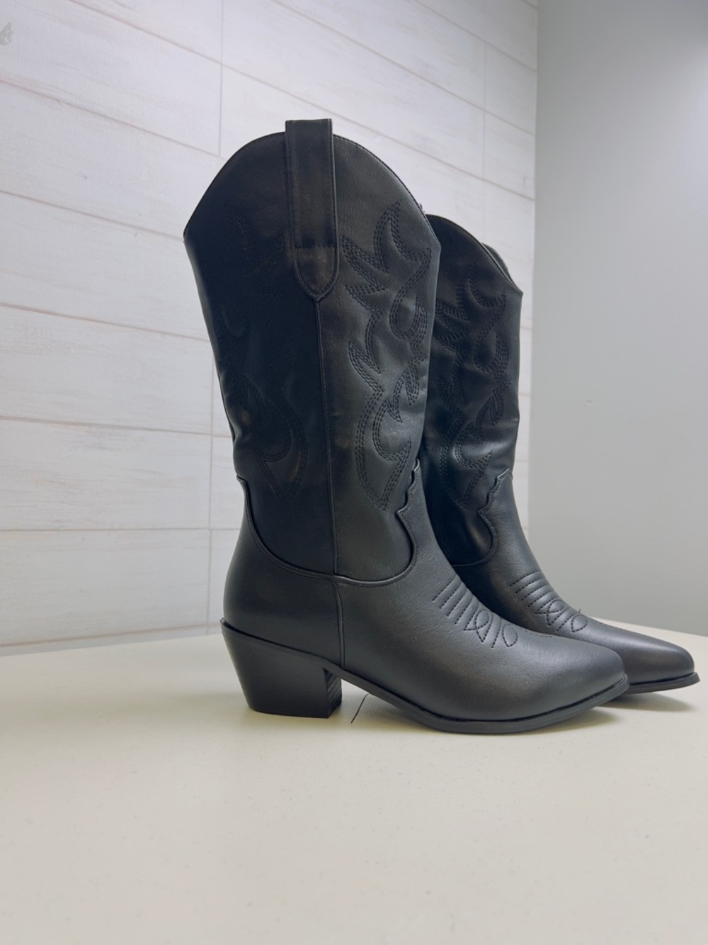 Women’s Black Embroidered Western Middle Boots Faux Leather Pointed Toe 7